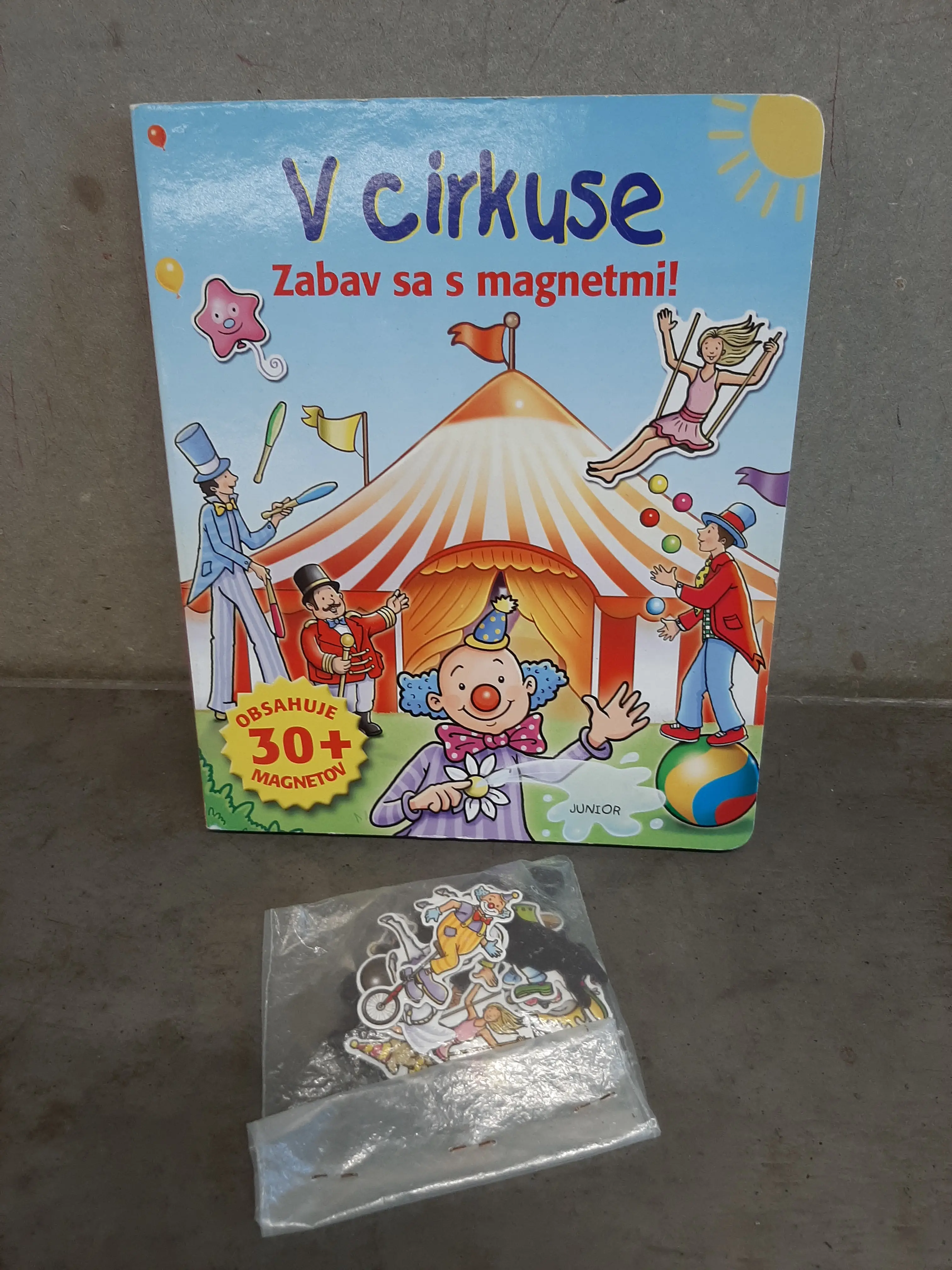 V cirkuse,leporelo s magnetkami