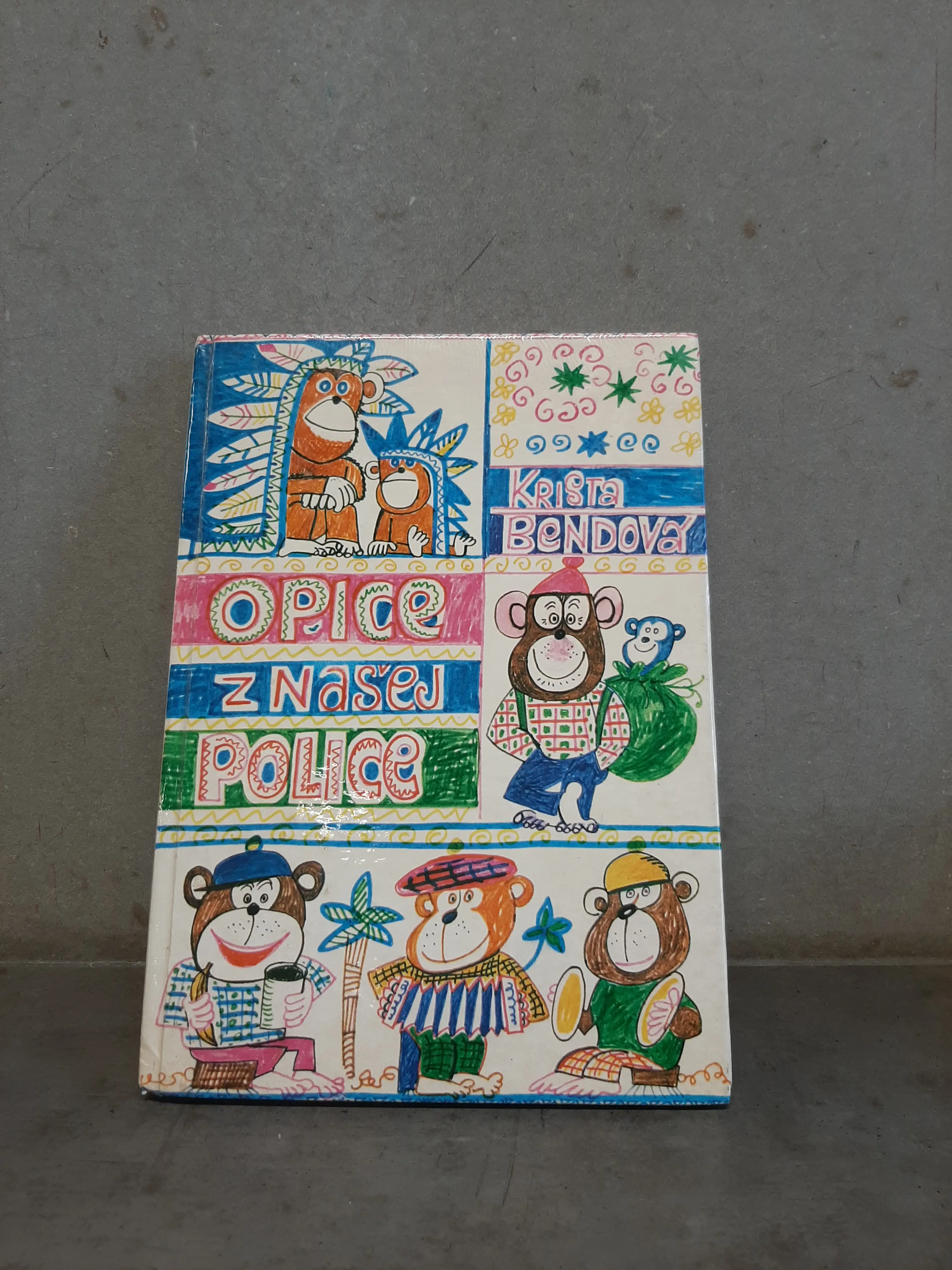 Opice z našej police - Krista Bendová