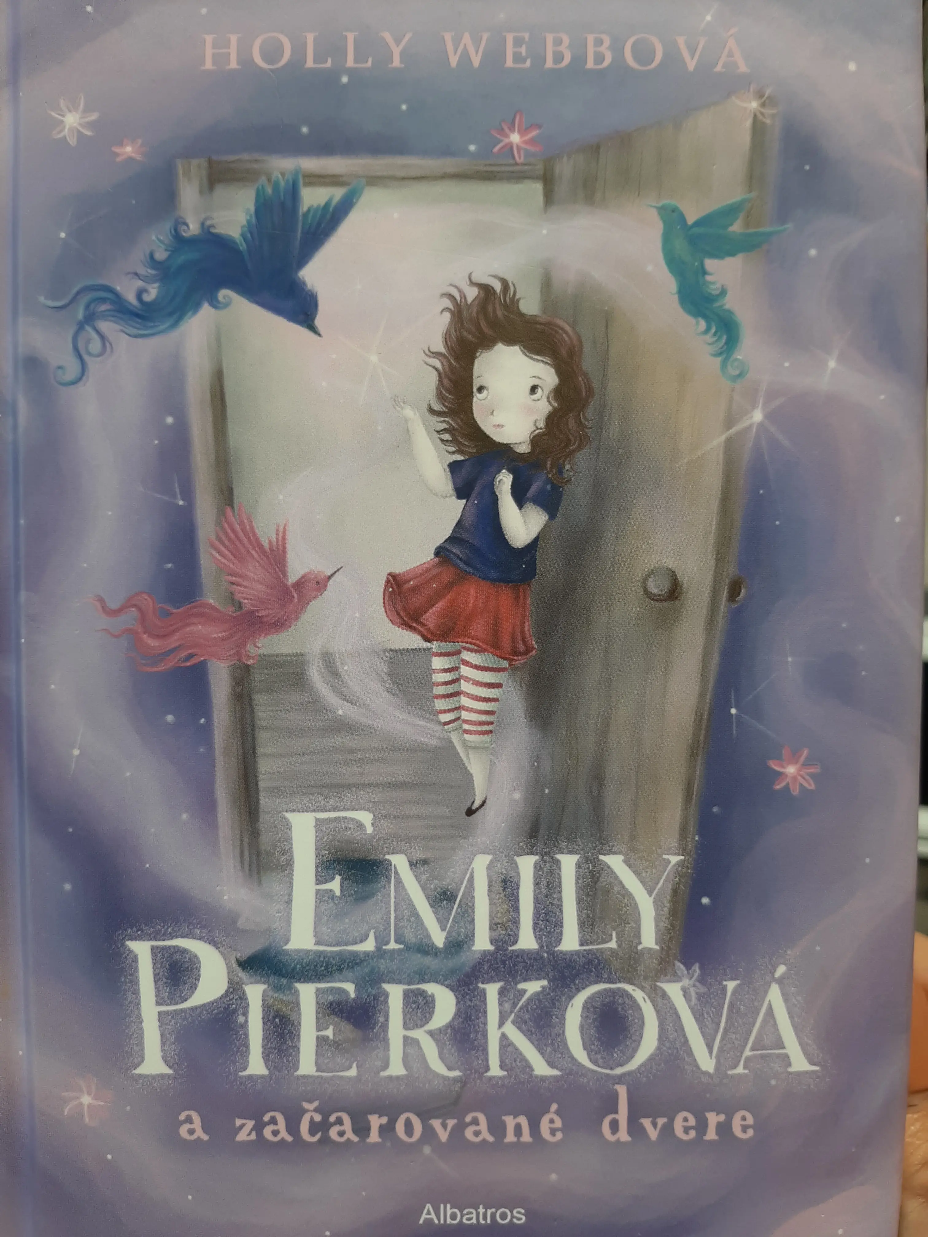 Kniha Emily Pierková a začarované dvere