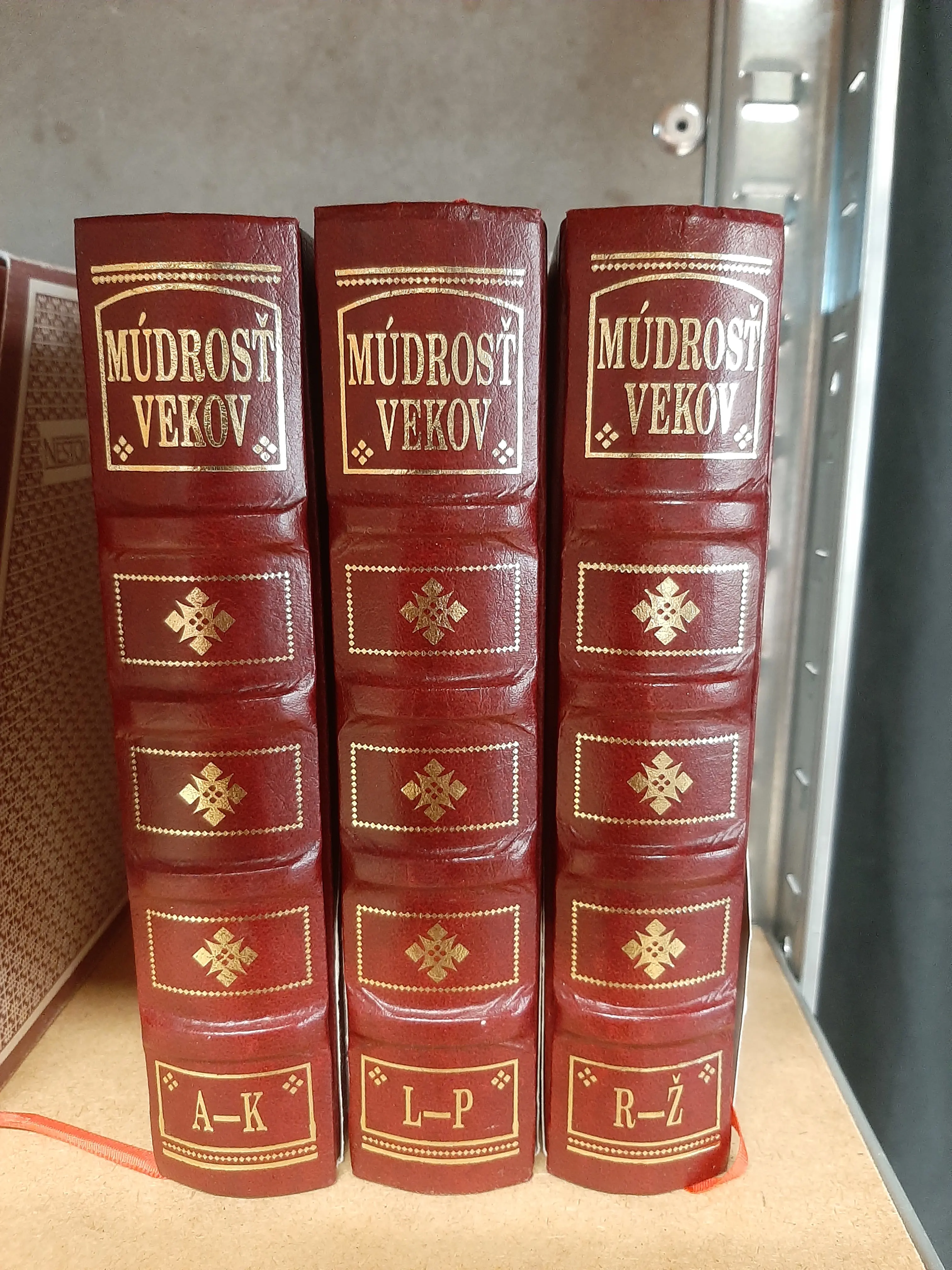 Múdrosti vekov,3 diely