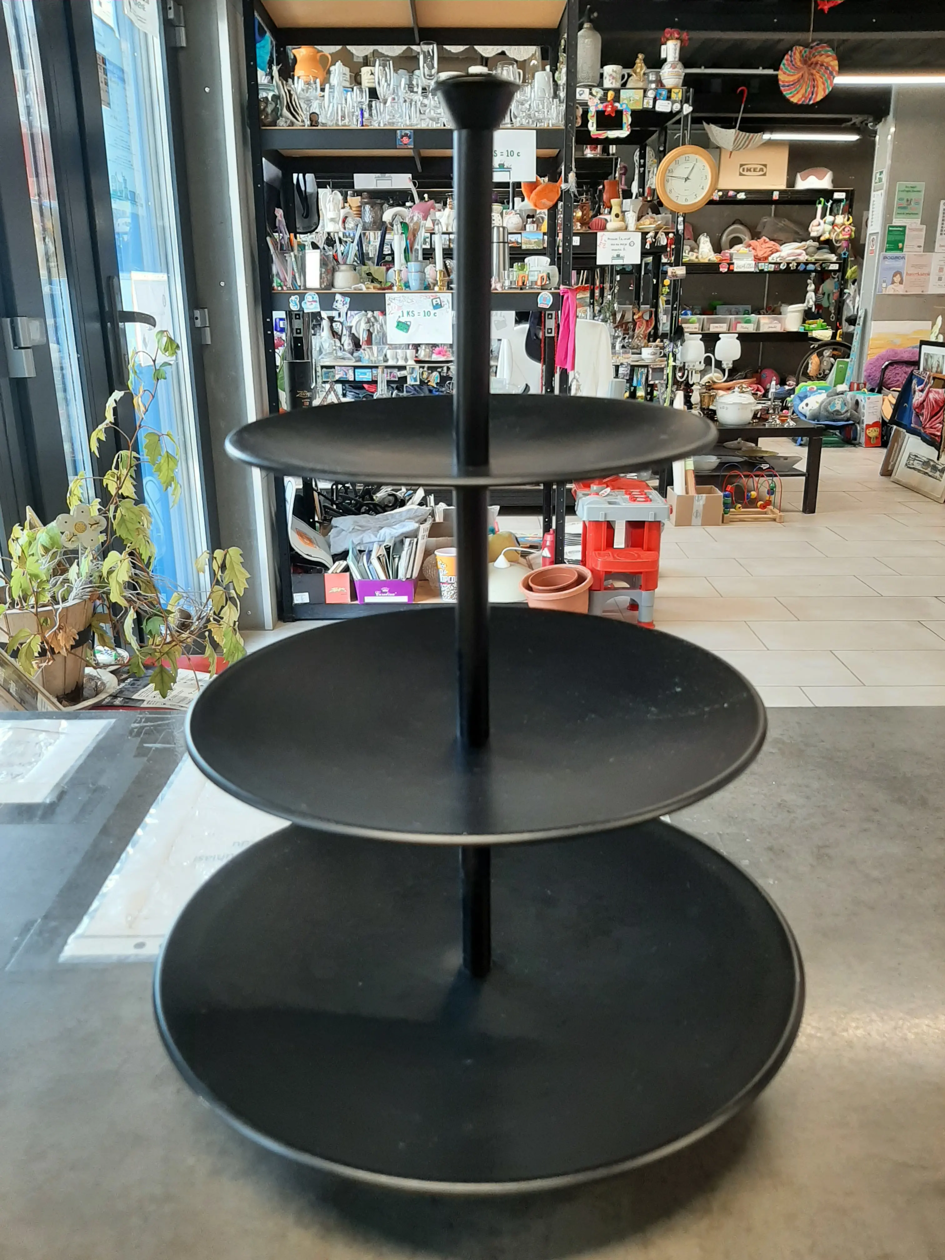 Etažér,čierny,36cm